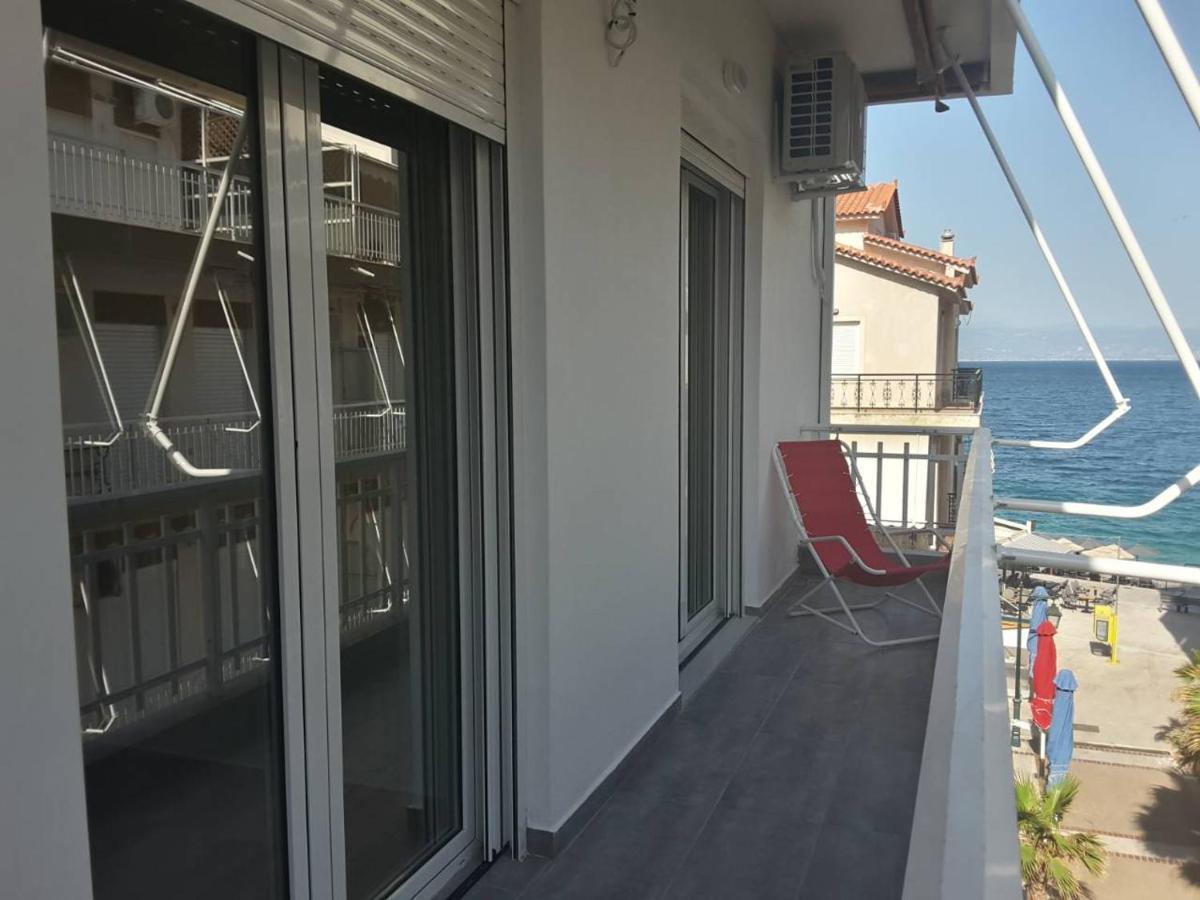 Seaview Apartment In Theheart Of Loutraki ภายนอก รูปภาพ